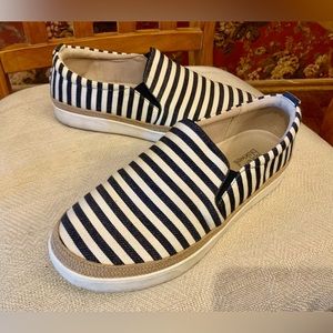 Woman’s Lauren Blakwell “Elaine” navy/white striped SlipOn loafers Sz 11M EUC